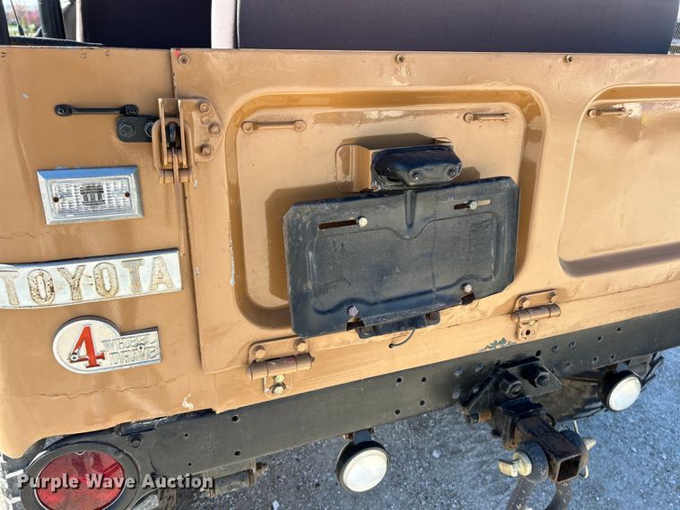 image for item EK4417 1972 Toyota FJ 40 Land Cruiser SUV