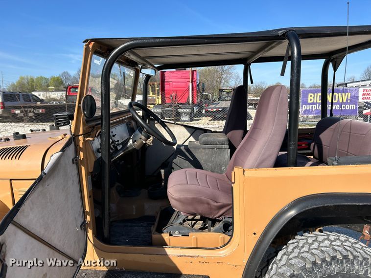 image for item EK4417 1972 Toyota FJ 40 Land Cruiser SUV