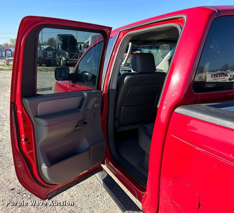 image for item EK4418 2005 Nissan  Titan LE Crew Cab pickup truck