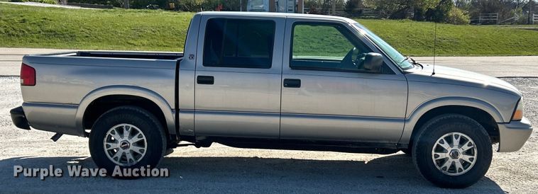 image for item EK4419 2002 GMC Sonoma SLS Crew Cab pickup truck