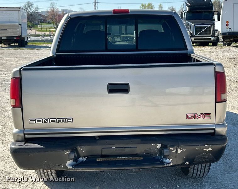 image for item EK4419 2002 GMC Sonoma SLS Crew Cab pickup truck