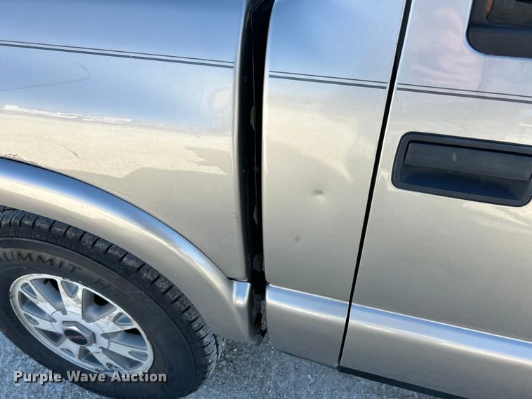 image for item EK4419 2002 GMC Sonoma SLS Crew Cab pickup truck