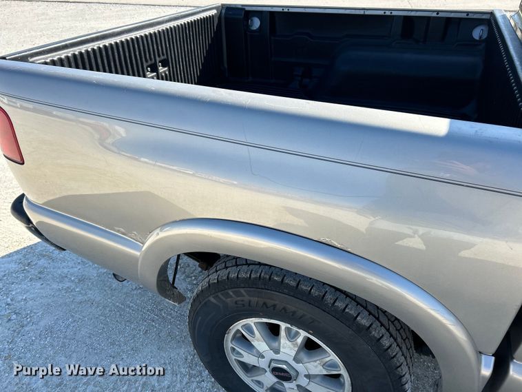 image for item EK4419 2002 GMC Sonoma SLS Crew Cab pickup truck