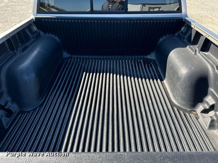 image for item EK4419 2002 GMC Sonoma SLS Crew Cab pickup truck