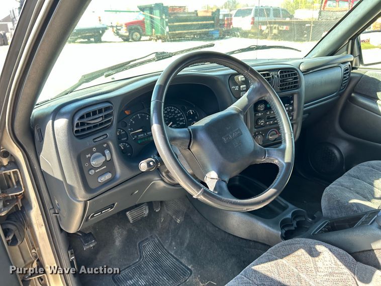 image for item EK4419 2002 GMC Sonoma SLS Crew Cab pickup truck