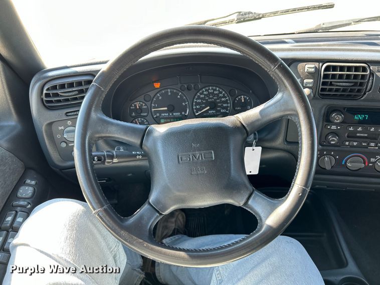 image for item EK4419 2002 GMC Sonoma SLS Crew Cab pickup truck