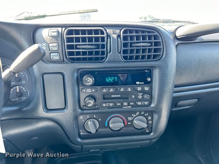 image for item EK4419 2002 GMC Sonoma SLS Crew Cab pickup truck