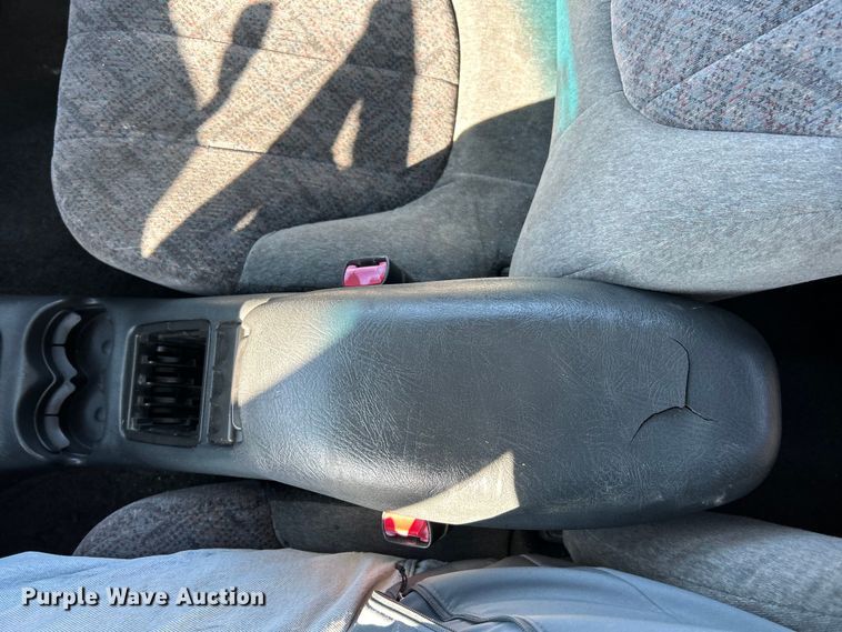 image for item EK4419 2002 GMC Sonoma SLS Crew Cab pickup truck