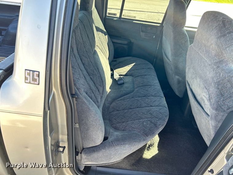 image for item EK4419 2002 GMC Sonoma SLS Crew Cab pickup truck