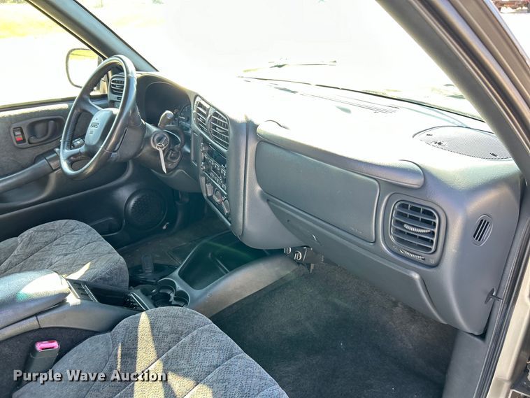 image for item EK4419 2002 GMC Sonoma SLS Crew Cab pickup truck