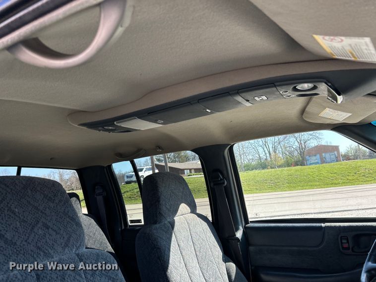 image for item EK4419 2002 GMC Sonoma SLS Crew Cab pickup truck