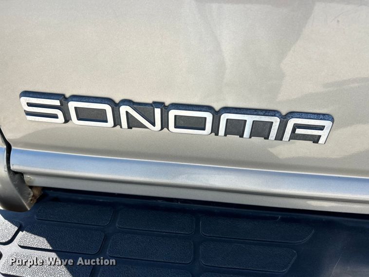 image for item EK4419 2002 GMC Sonoma SLS Crew Cab pickup truck