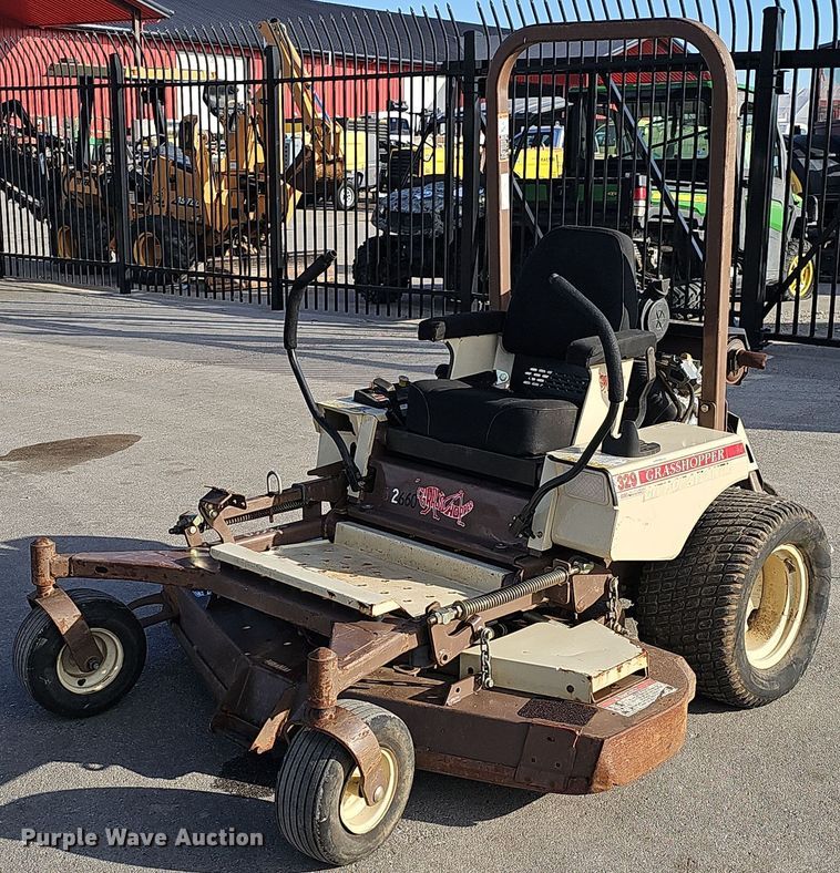 image for item IO9908 Grasshopper 329B ZTR lawn mower