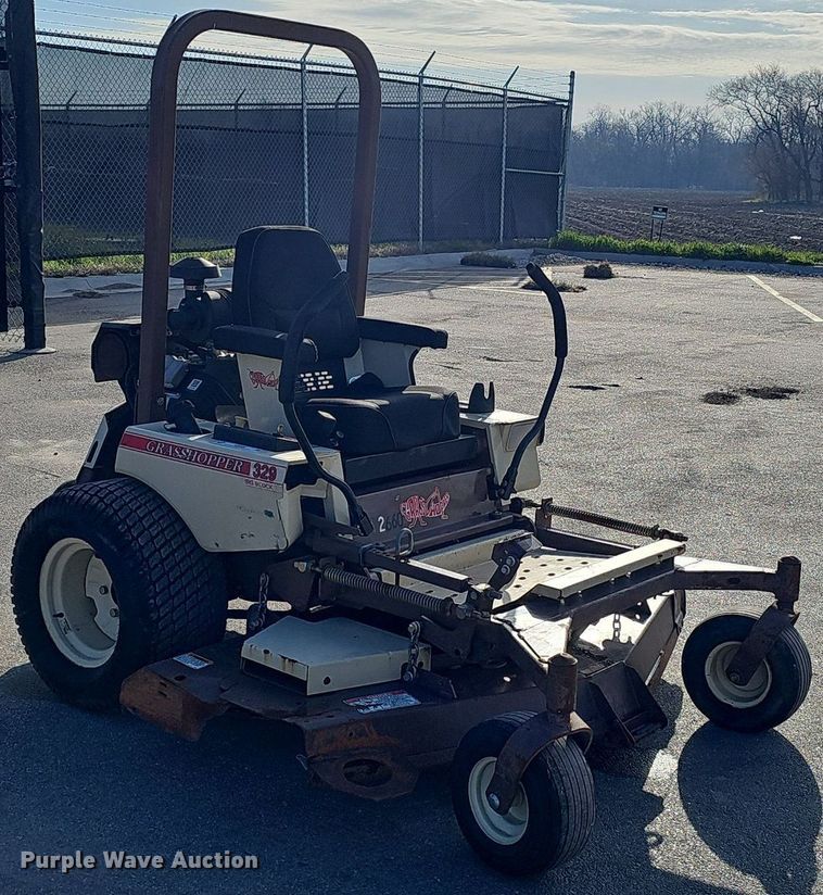 image for item IO9908 Grasshopper 329B ZTR lawn mower