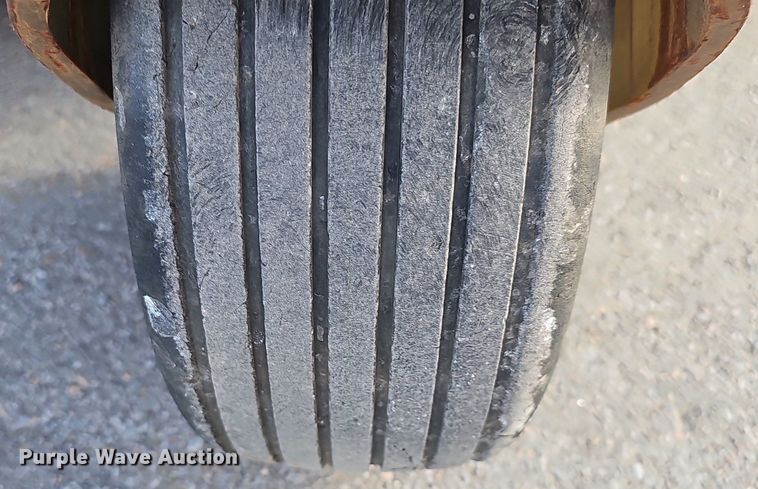 image for item IO9908 Grasshopper 329B ZTR lawn mower