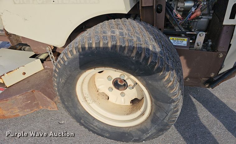 image for item IO9908 Grasshopper 329B ZTR lawn mower