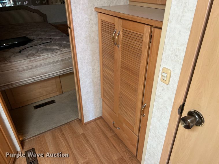 image for item KV9776 2002 Horizon Itasca IKP36LD RV