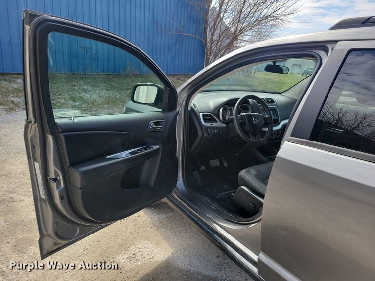 image for item LC9925 2012 Dodge Journey SXT SUV