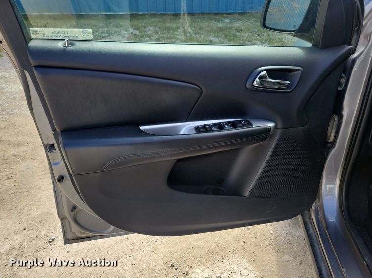 image for item LC9925 2012 Dodge Journey SXT SUV