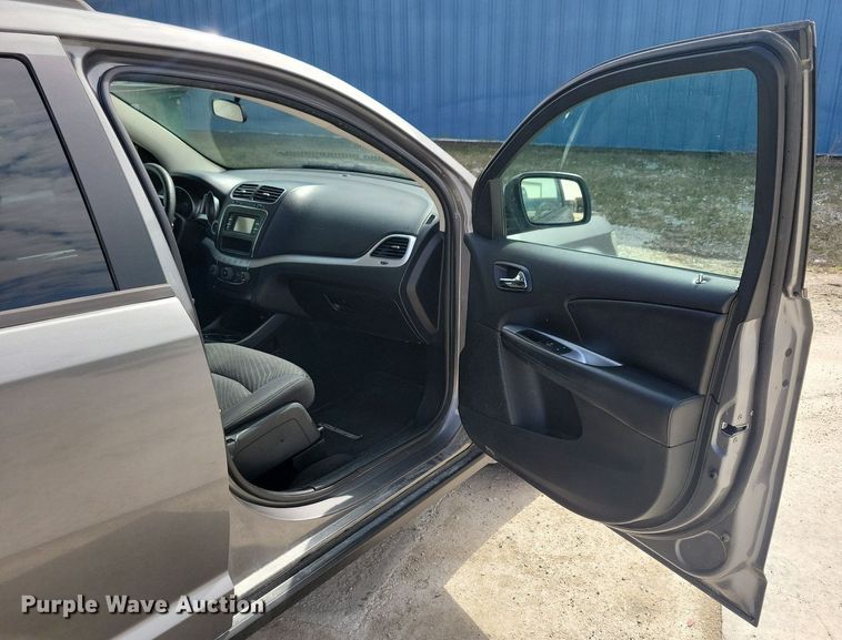 image for item LC9925 2012 Dodge Journey SXT SUV