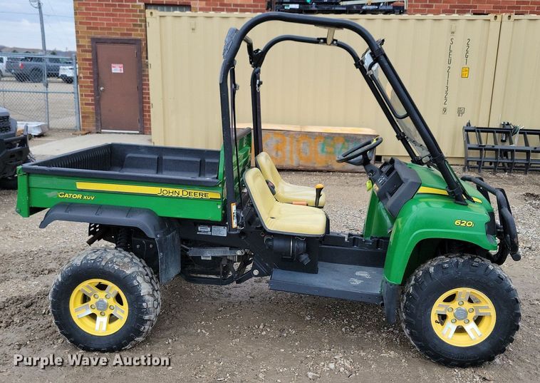 image for item LC9927 2010 John Deere Gator XUV 620i utility vehicle