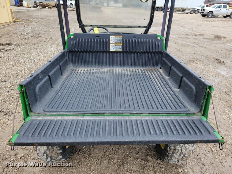 image for item LC9927 2010 John Deere Gator XUV 620i utility vehicle