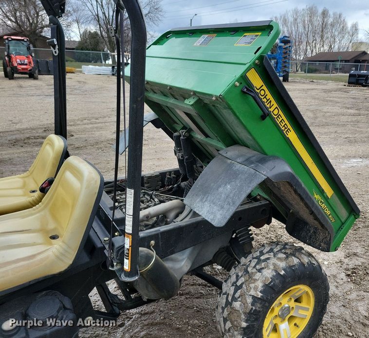 image for item LC9927 2010 John Deere Gator XUV 620i utility vehicle