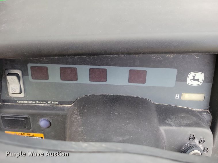 image for item LC9927 2010 John Deere Gator XUV 620i utility vehicle