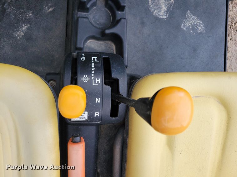 image for item LC9927 2010 John Deere Gator XUV 620i utility vehicle