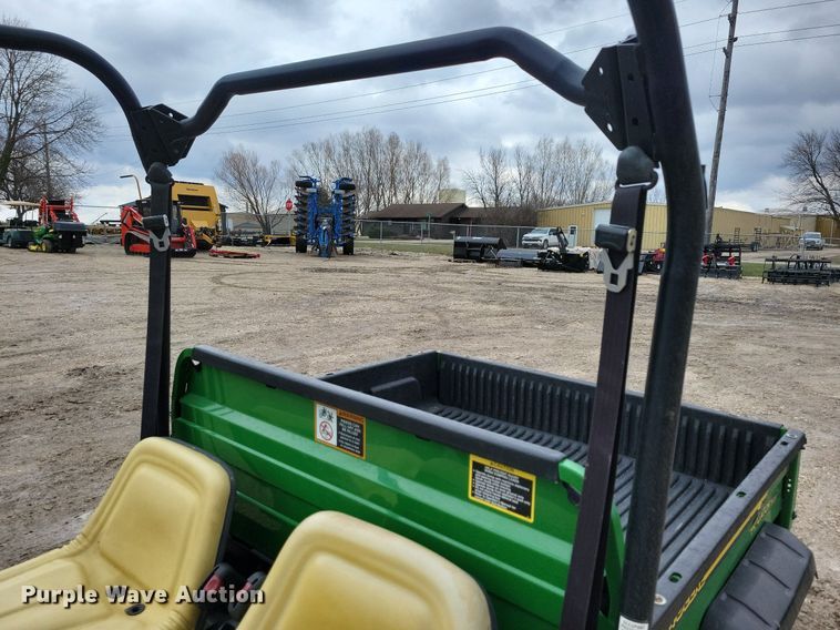 image for item LC9927 2010 John Deere Gator XUV 620i utility vehicle