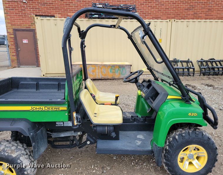 image for item LC9927 2010 John Deere Gator XUV 620i utility vehicle
