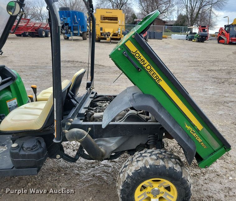 image for item LC9927 2010 John Deere Gator XUV 620i utility vehicle