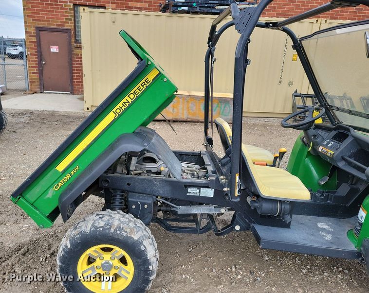 image for item LC9927 2010 John Deere Gator XUV 620i utility vehicle
