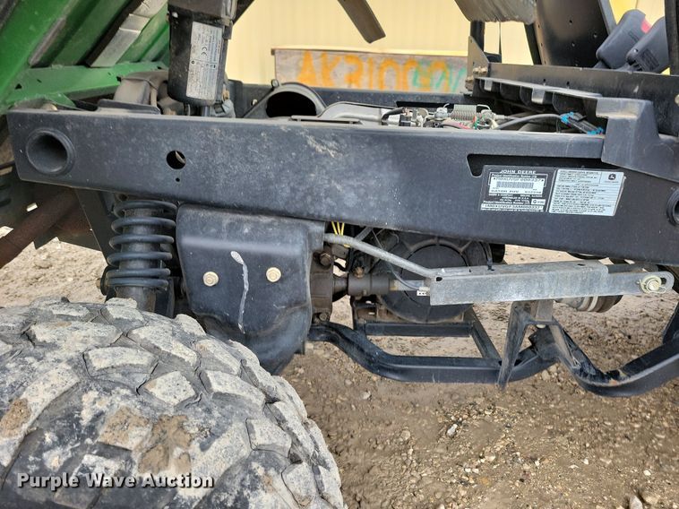 image for item LC9927 2010 John Deere Gator XUV 620i utility vehicle