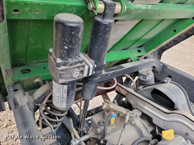 image for item LC9927 2010 John Deere Gator XUV 620i utility vehicle