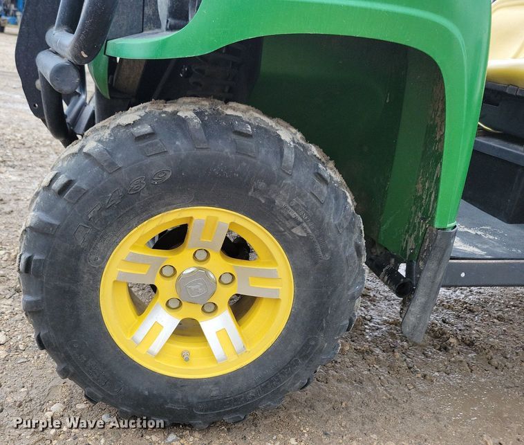 image for item LC9927 2010 John Deere Gator XUV 620i utility vehicle
