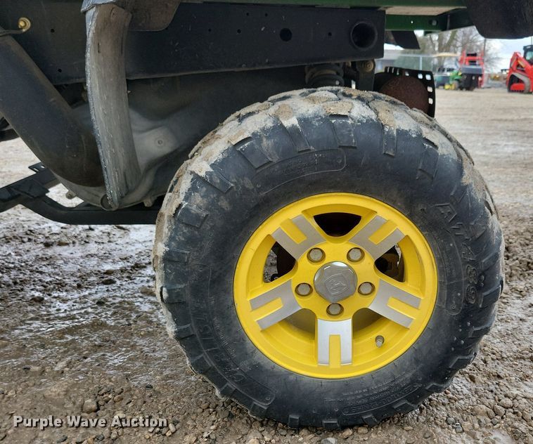 image for item LC9927 2010 John Deere Gator XUV 620i utility vehicle
