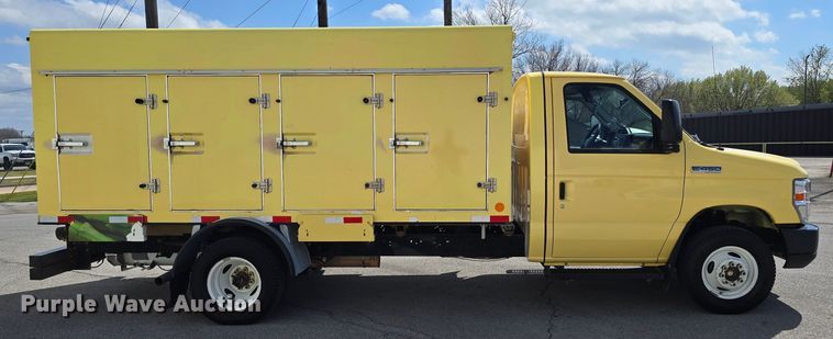 image for item LD9126 2019 Ford E450 refrigerated truck