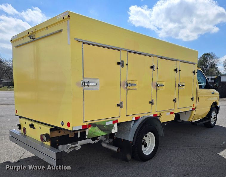 image for item LD9126 2019 Ford E450 refrigerated truck
