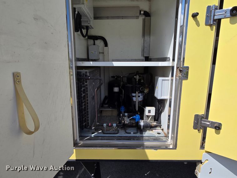 image for item LD9126 2019 Ford E450 refrigerated truck