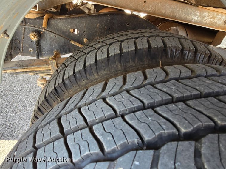 image for item LD9126 2019 Ford E450 refrigerated truck