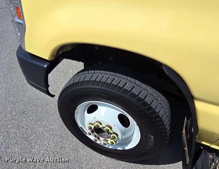 image for item LD9126 2019 Ford E450 refrigerated truck