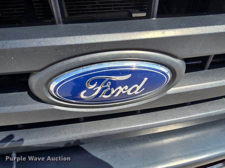 image for item LD9126 2019 Ford E450 refrigerated truck