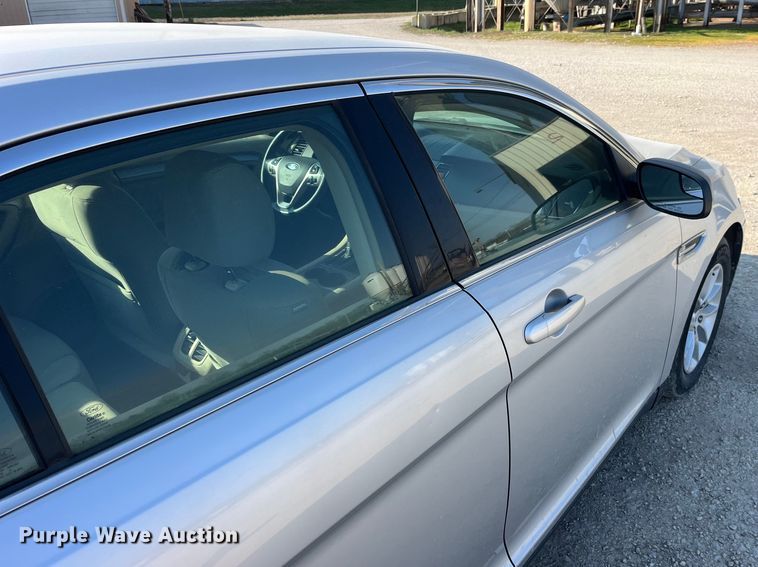 image for item LD9357 2013 Ford Taurus 