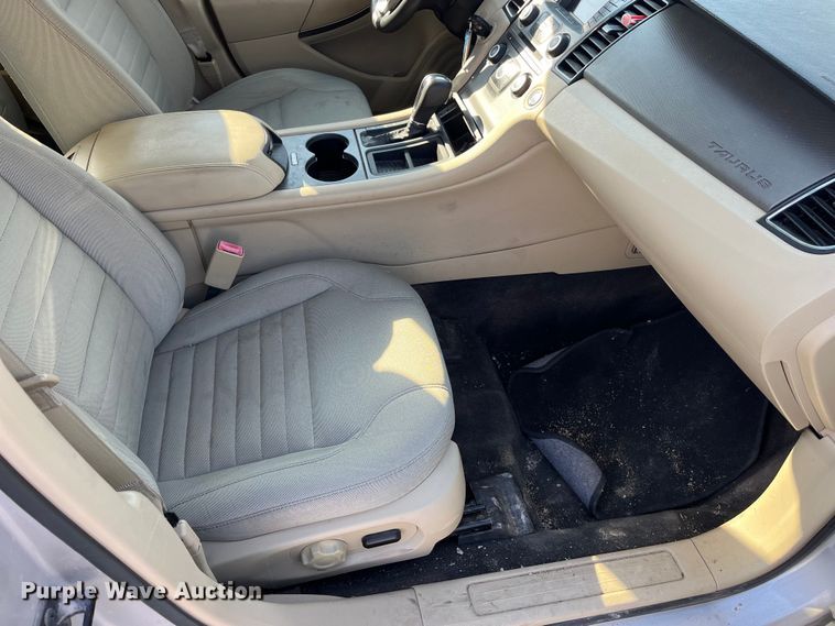 image for item LD9357 2013 Ford Taurus 