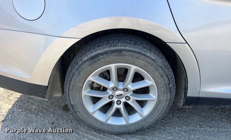 image for item LD9357 2013 Ford Taurus 