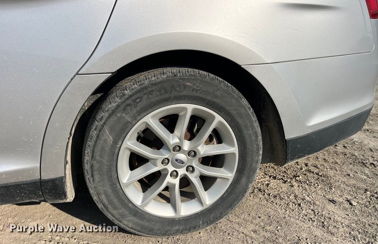 image for item LD9357 2013 Ford Taurus 