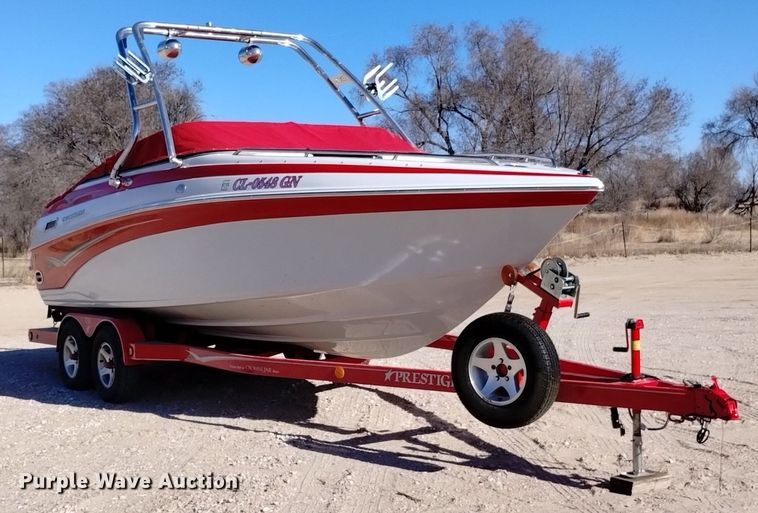 image for item LN9975 2003 Crownline  230BR boat