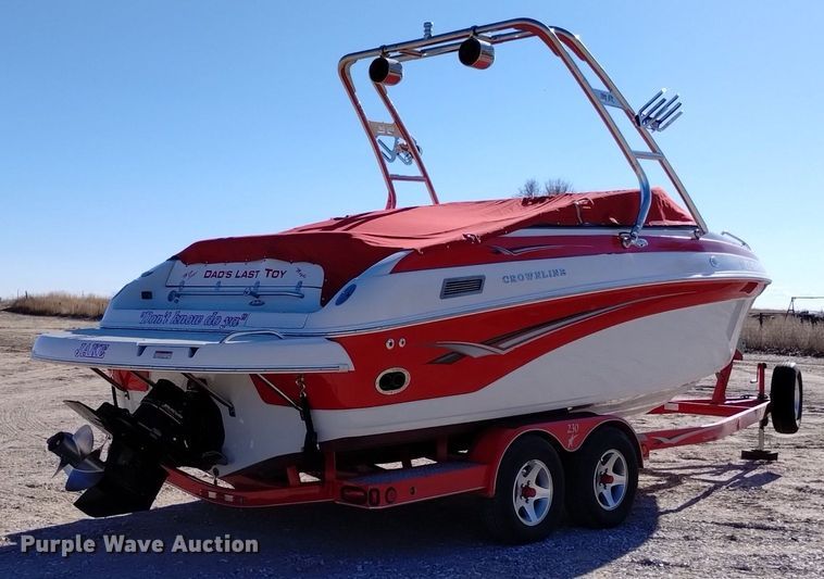 image for item LN9975 2003 Crownline  230BR boat
