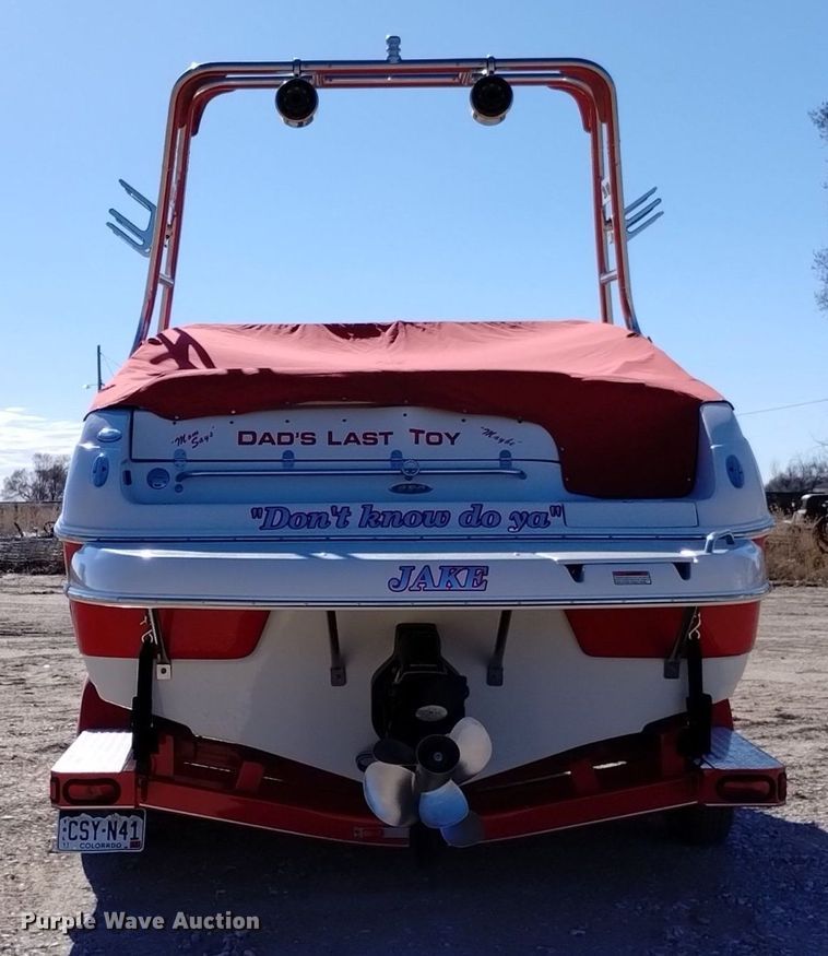 image for item LN9975 2003 Crownline  230BR boat